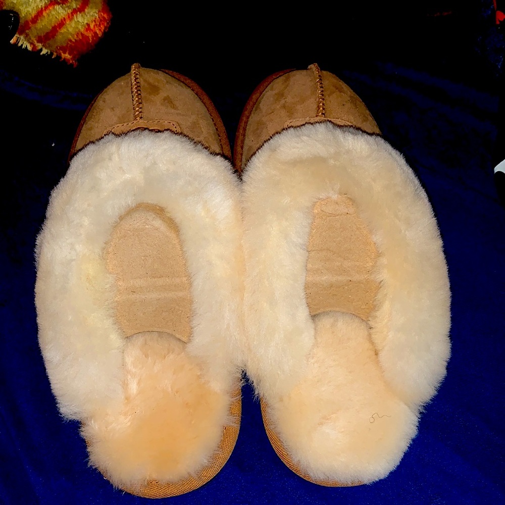 Ugg Coquette Slippers ☺️🧡 - Picture 5 of 7